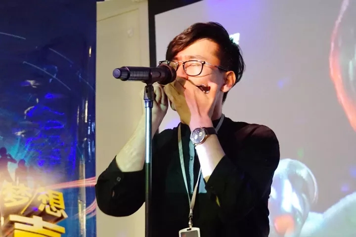 J&A杰恩設計新歌聲總決賽歌手獨奏 J&A杰恩設計新歌聲總決賽歌手獨奏