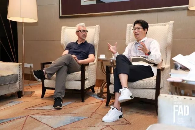J&A杰恩設計董事長/總設計師姜峰先生和歐陽應霽先生接受騰訊特約專訪分享設計感觸 J&A杰恩設計董事長/總設計師姜峰先生和歐陽應霽先生接受騰訊特約專訪分享設計感觸
